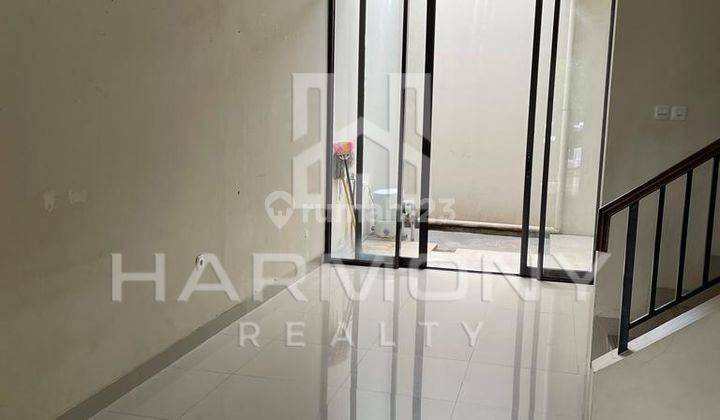 Rumah di Metland Puri, Lokasi Strategis, Semi Furnished 2