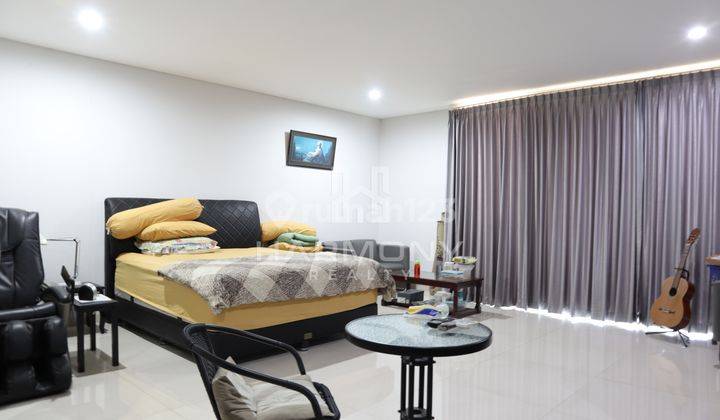 Rumah 3 Lantai Semi Furnished di Prima Kedoya, Jakarta Barat 1