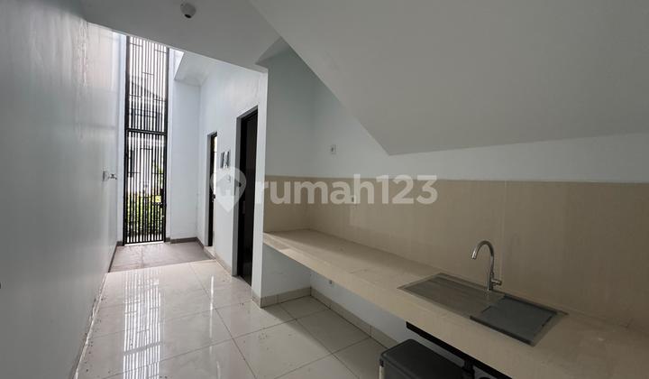 For Sale Luxurious 3-Story Corner House Ready to Live Mountain View in Summarecon Bogor! For Sale Luxurious 3-Story Corner House Ready to Live Mountain View in Summarecon Bogor!