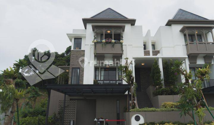 Rumah Mewah Dikelilingi Perbukitan Sentul Bogor 1