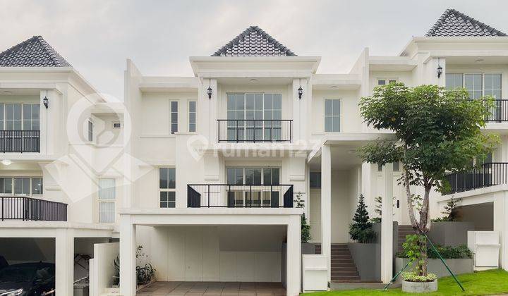 Rumah Mewah Dengan Kolam Renang View Lapangan Golf Bogor 1