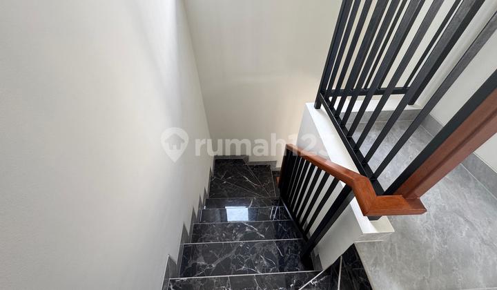 For Sale: Modern 2-Story Ready-to-Occupy Residence in a Strategic Location Near AEON Sentul City