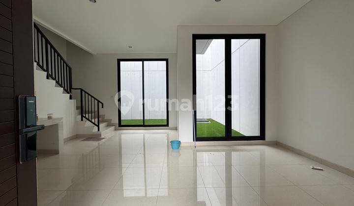 Rumah 2 Lantai Scandinavian Mewah Dekat Pegunungan Sentul Bogor 2