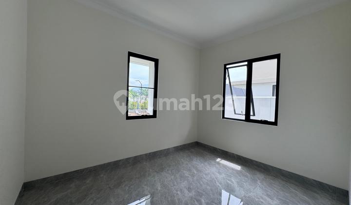 For Rent 3-Story Semi-Furnished Ready-to-Occupy House in Summarecon Bogor