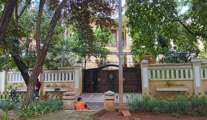 Rumah Menteng Harga Menarik