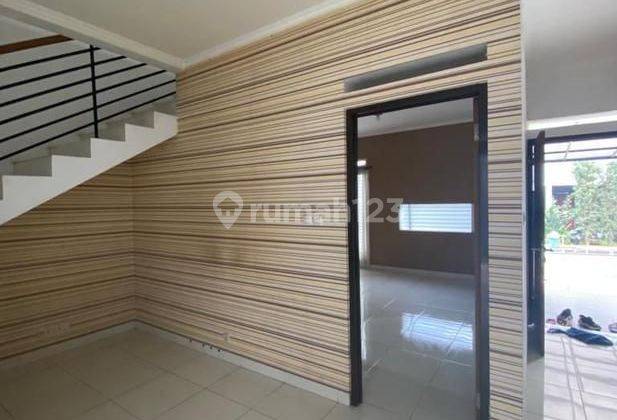 Jual Rumah cantik di dekat UPI Setiabudi Gegerkalong Bandung  2