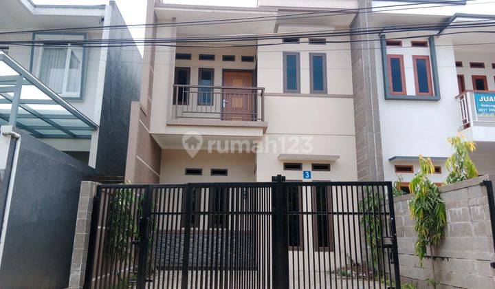 Jual Rumah Luas dan strategis di  Turangga Bandung 1