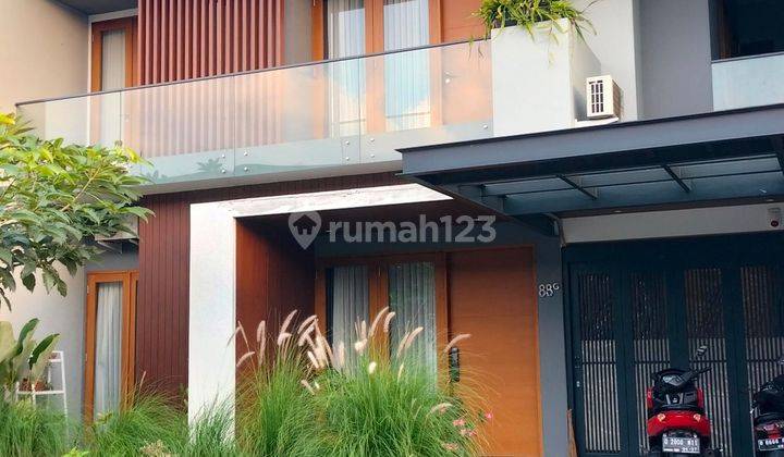 Jual Rumah MEWAH 2 LANTAI Lingkungan Nyaman di dekat Exit Tol BuahBatu Buah Batu Bandung 1