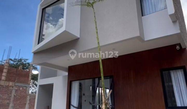 Jual Rumah Dago Lokasi Super Strategis Dengan Rooftop Dan Kolam Renang, Furniture Optional