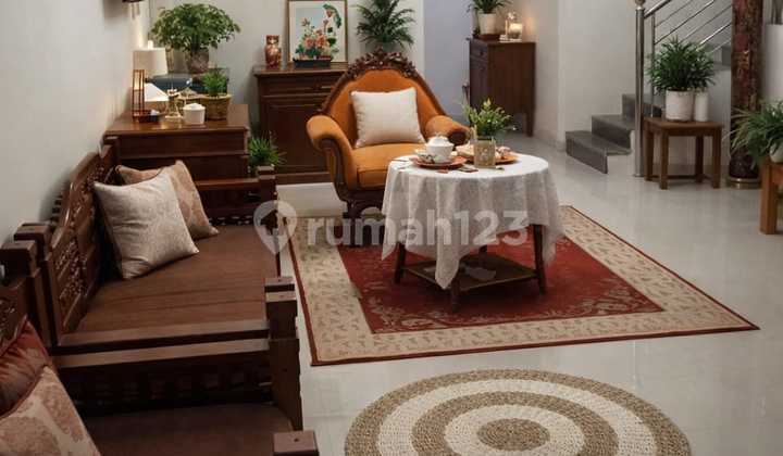 Jual Cepat Bagus Murah Rumah 2 Lantai Terawat 4 Kamar Tidur di Cisaranten Arcamanik Bandung Dijual