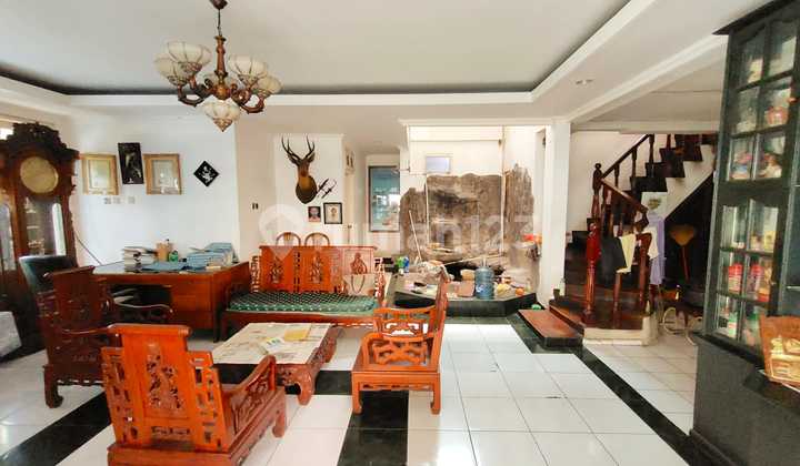 Rumah Hook Lokasi Strategis di Kemanggisan Jakarta Barat