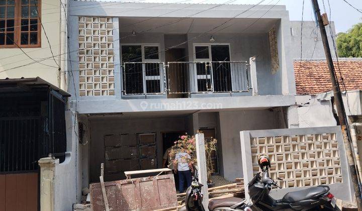 Rumah Baru Plus Kamar Kost, Depan Taman, Murah di Benhil Jakpus 1