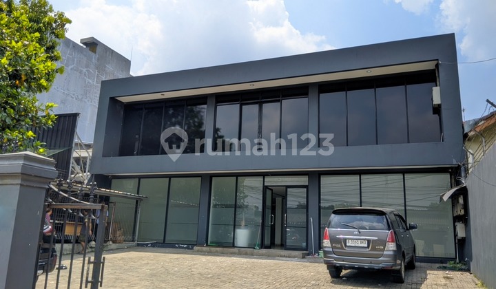 Eksklusif! Gedung Kantor Modern Minimalis 2 Lantai di Veteran Raya, Jakarta Selatan