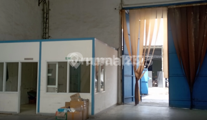 Ready-to-use Warehouse, Grand and Strategically Located in Sawangan