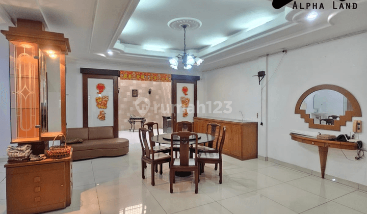 Villa Hang Tuah  2