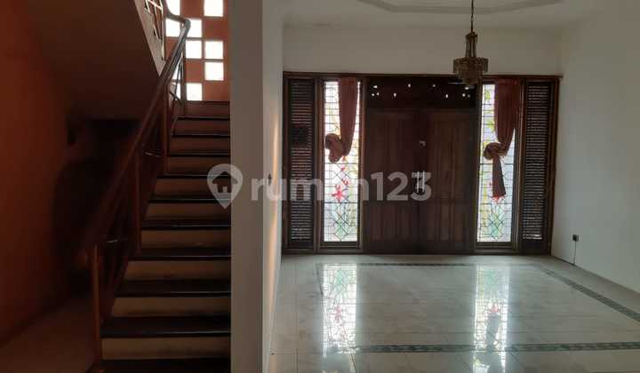 Di jual Rumah 2 Lantai Siap Huni Mainroad Sriwijaya Di jual Rumah 2 Lantai Siap Huni Mainroad Sriwijaya