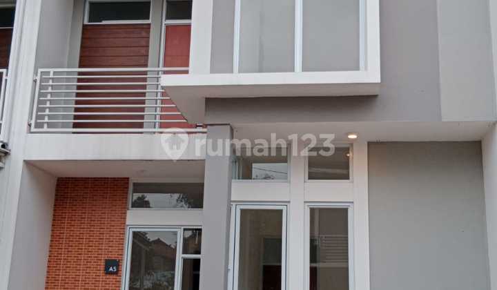 Jarang Ada Jual Cepat Rumah Baru di Nevada Downtown, Cimareme