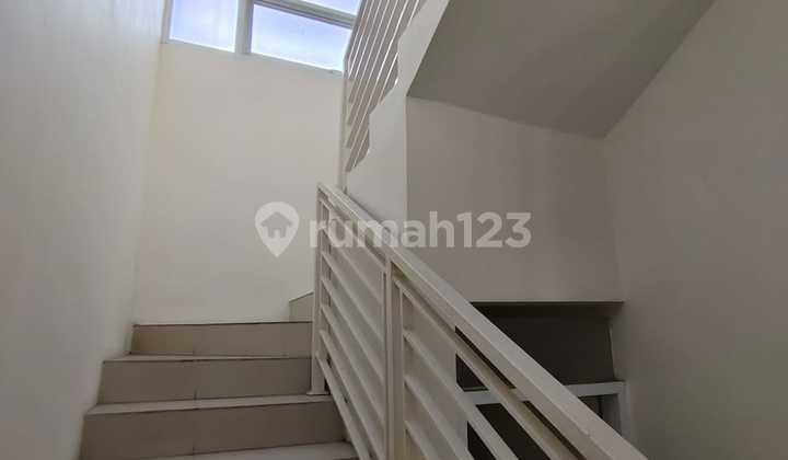 Disewakan Rumah 2 Lantai di Taman Kopo Indah TKI 5 2