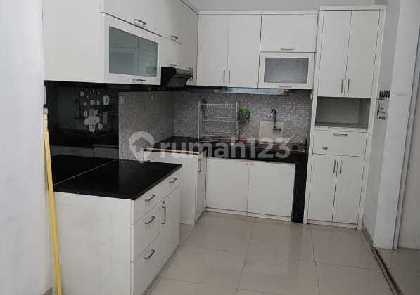 Jual Cepat Rumah di Taman Kopo Indah 5, Pinewood 2