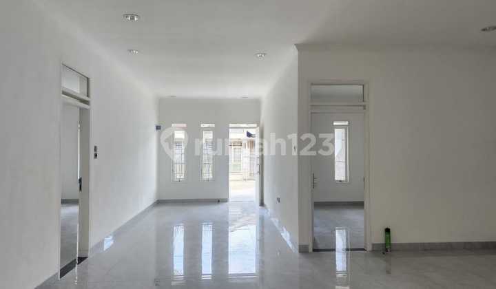 Dijual Rumah Bagus di Taman Holis Indah Thi 1
