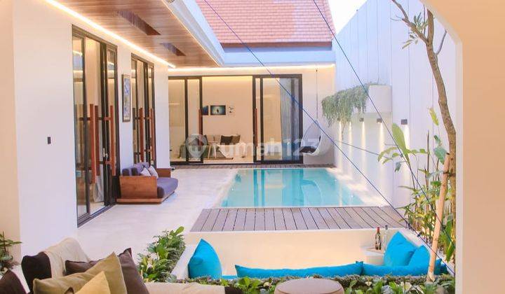 Villa Mewah Full Furnished di Komplek Elit Setiabudi Regency