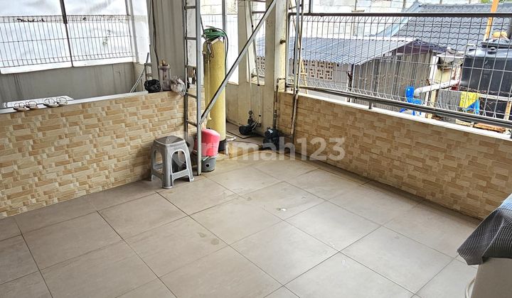 For Sale: 2-Story Ready-to-Occupy House in Taman Holis Indah 1 2