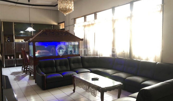 House with Strategic Location on Sriwijaya Main Road