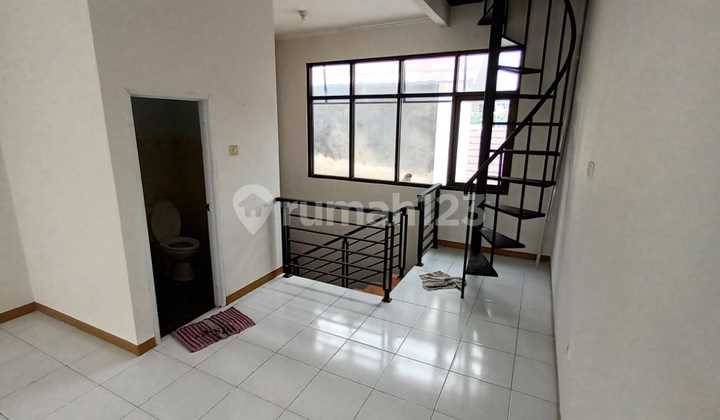 Disewakan Ruko 2 Lantai di Taman Kopo Ketapang