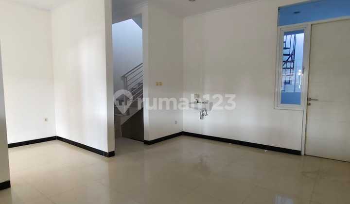 Disewakan Rumah 2 Lantai di Taman Kopo Indah TKI 5