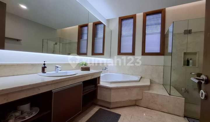 For Sale 3-Story Fully Furnished House in Ciumbuleuit 2