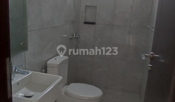 For Sale: Nice House in the Elite Area of Podomoro Park 2