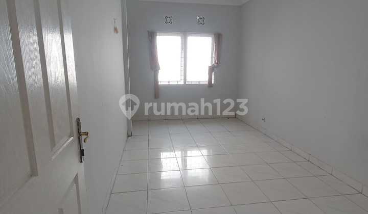 Disewakan Rumah Siap Huni di Singgasana Perdana Disewakan Rumah Siap Huni di Singgasana Perdana