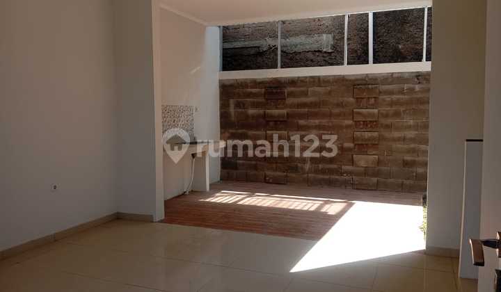 Dijual Rumah Cluster 2 Lantai di Tengah Komplek Margahayu Raya 2