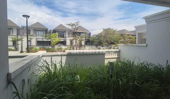 Disewakan Rumah Classic Lux di Podomoro Park View Danau 2