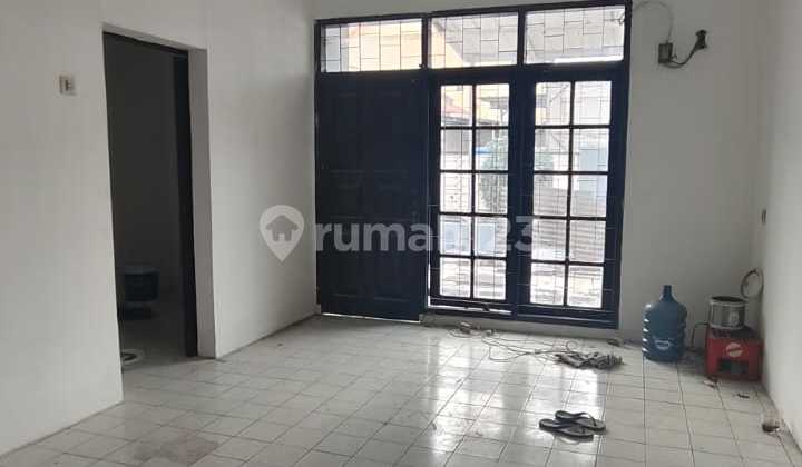 Sewa Rumah Hoek di Taman Kopo Indah TKI 1  1