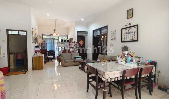 For Sale Well-Maintained House in Taman Kopo Indah TKI 1