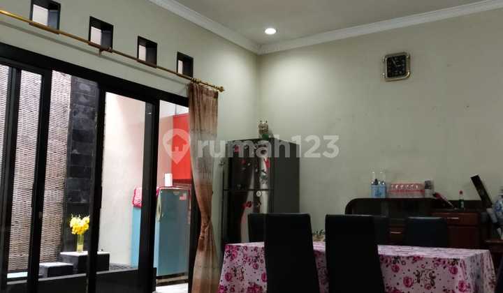 Dijual Rumah Full furnish di Taman Kopo ketapang