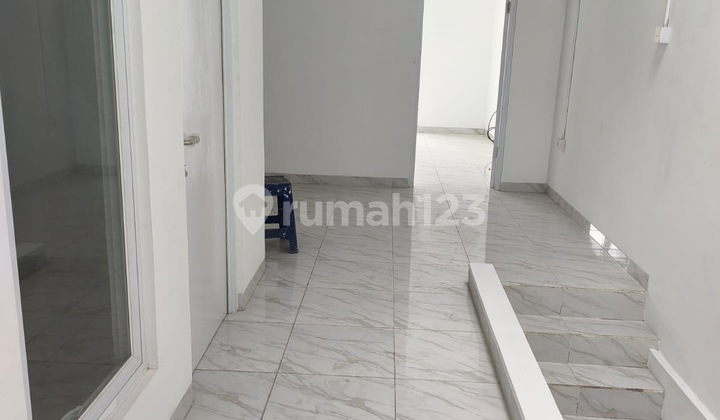 Ready-to-Use 2-Story Shop House in Karapitan, Bandung 2