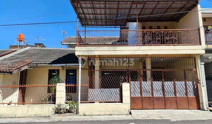 Di Jual Rumah 2 Lantai Depan Taman di Margahayu Raya  1