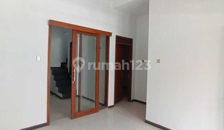 For Sale Ready-to-Use House in Pesona Bali 2