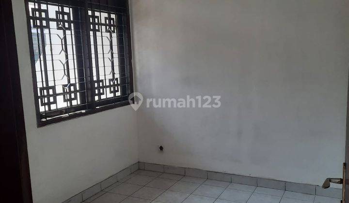 Disewakan Rumah Nyaman di Taman Cibaduyut 2