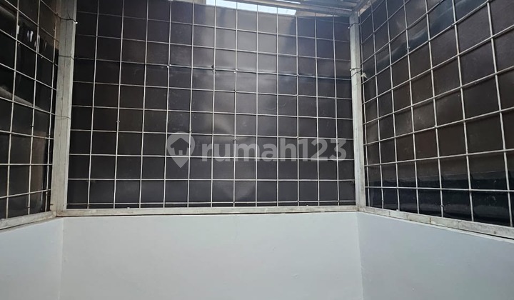 Disewakan Rumah Minimalis di Taman Kopo Indah 5 2