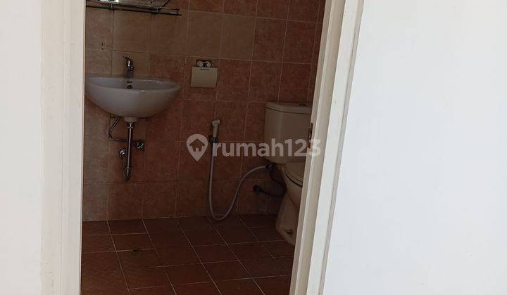 Disewakan Ruang Usaha 3 Lantai 2 Pintu Masuk Strategis Di Soekarno Hatta 2