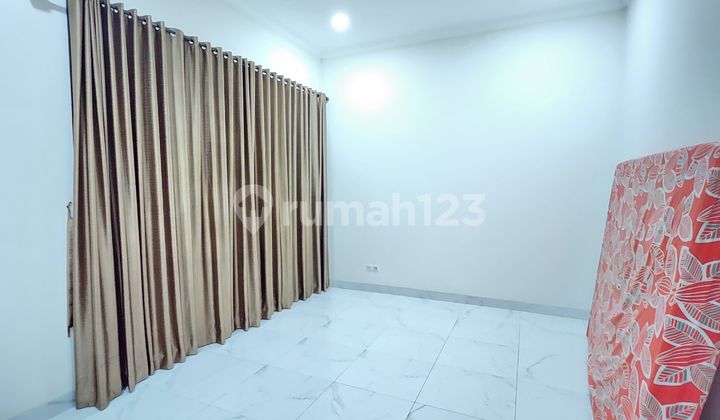 Di jual rumah 2 lantai terawat di BKR Bandung 2