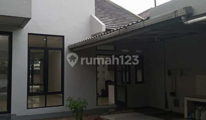 For Sale, Ready-to-Occupy House in Batununggal Indah, Bandung 2