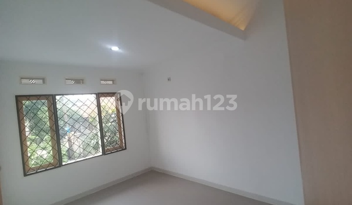 Dijual Rumah 2 Lantai, Siap Huni Di Nata Endah Kopo.  2