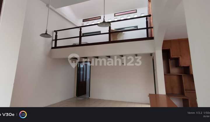 FOR SALE: A well-positioned shophouse in Kopo Permai. 2