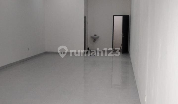 1-Story Shop House Ready for Use on Jalan Moh Toha Bandung