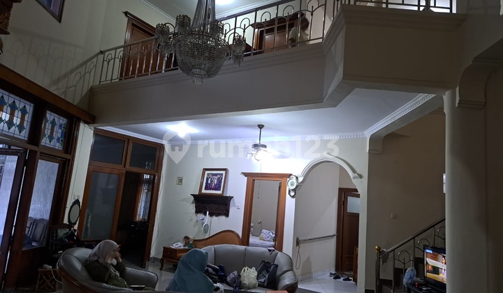 Rumah Mewah 2 Lantai Siap Huni di Lokasi Strategis Kembar, Moh. Toha Bandung.