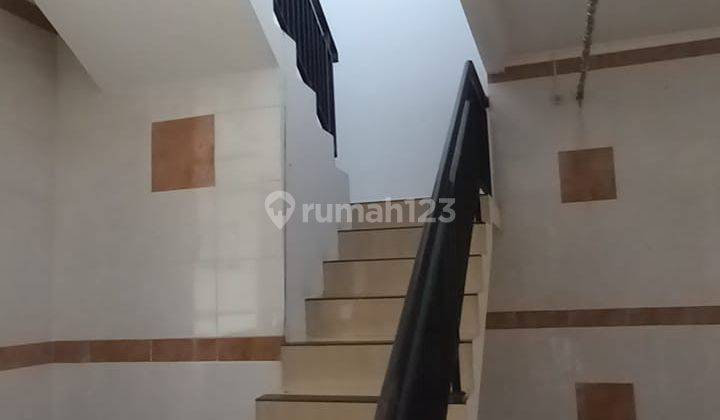 Rumah klinik disewakan untuk usaha, kondisi bagus 5